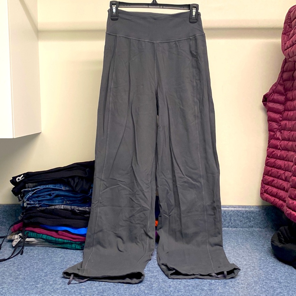 Sit in stillness pant